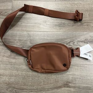 Lululemon everywhere belt bag